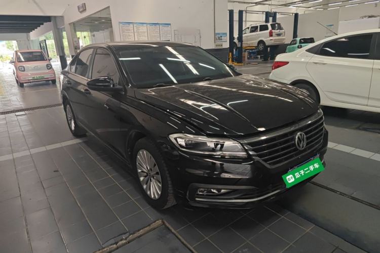 Used Volkswagen Lavida 2018 1.5L Manual Comfort Edition China V Standard Front Right 45 Deg