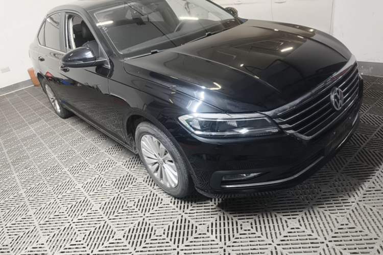 Used Volkswagen Lavida 2018 1.5L Automatic Comfort Edition China V Standard Front Right 45 Deg