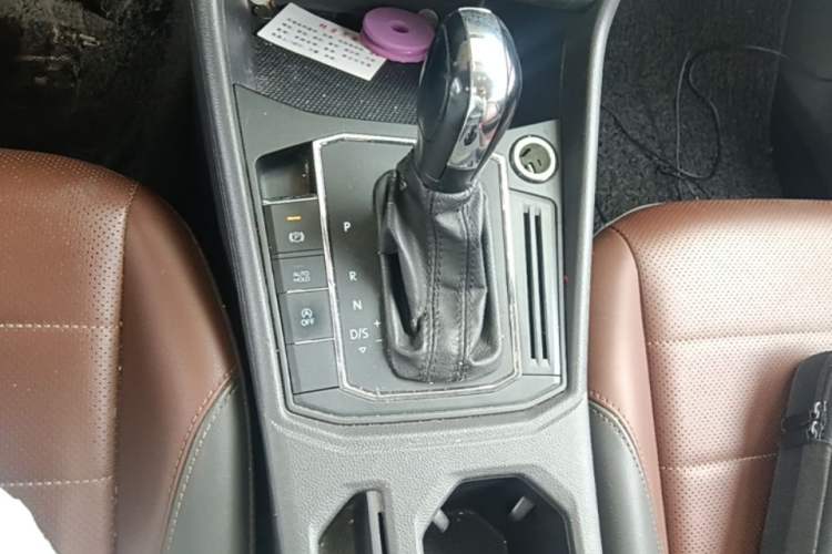 Used Volkswagen Lavida 2018 1.5L Automatic Comfort Edition China V Standard Gear Lever