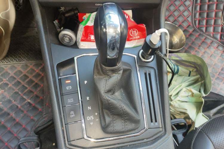 Used Volkswagen Lavida 2018 1.5L Automatic Comfort Edition China V Standard Gear Lever