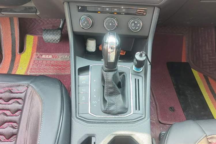 Used Volkswagen Lavida 2018 1.5L Automatic Comfort Edition China V Standard Gear Lever