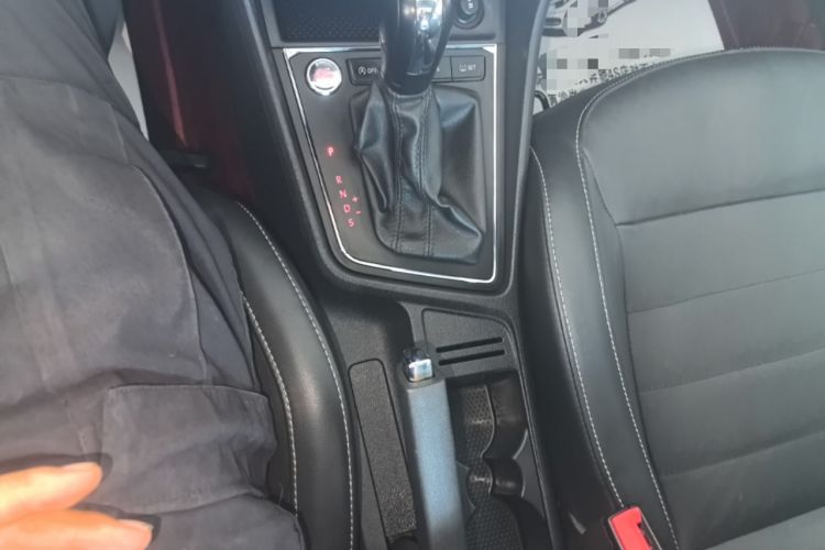 Used Volkswagen Lavida 2018 Classic 1.5L Automatic Comfort Edition China VI Standard Gear Lever