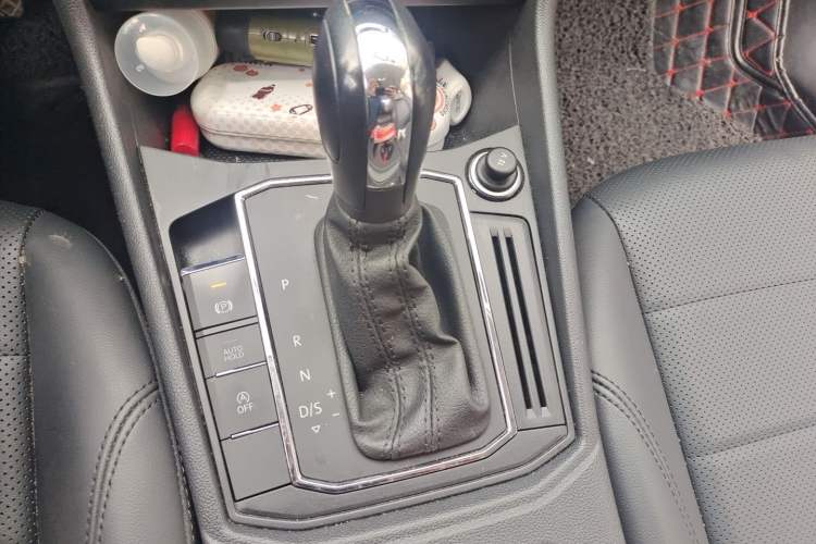 Used Volkswagen Lavida 2018 1.5L Automatic Comfort Edition China V Standard Gear Lever