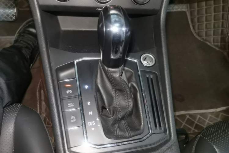 Used Volkswagen Lavida 2018 1.5L Automatic Comfort Edition China V Standard Gear Lever