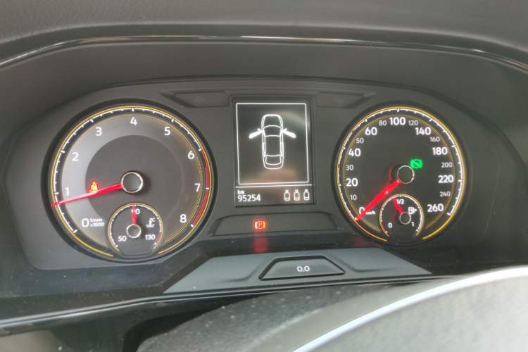 Used Volkswagen Lavida 2018 1.5L Automatic Comfort Edition China V Standard Instrument Cluster