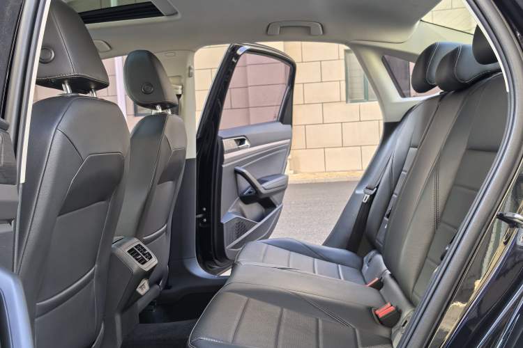 Used Volkswagen Lavida 2018 1.5L Automatic Comfort Edition China V Standard Interior 4