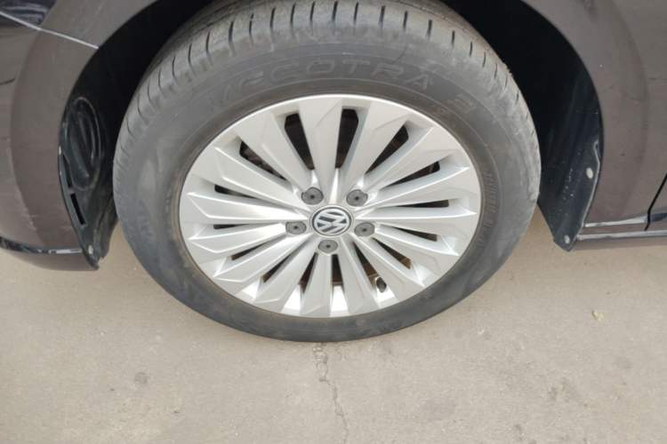 Used Volkswagen Lavida 2018 280TSI DSG Comfort Edition China V Standard Left Front Wheel Hub
