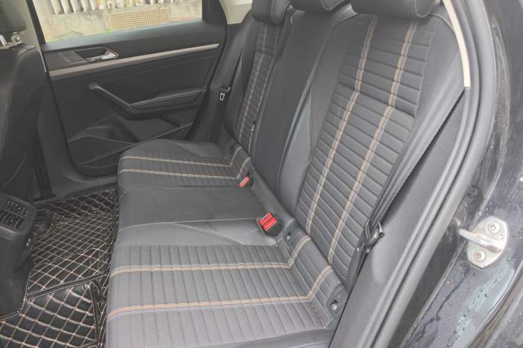 Used Volkswagen Lavida 2018 280TSI DSG Comfort Edition China V Standard Left Rear Seat