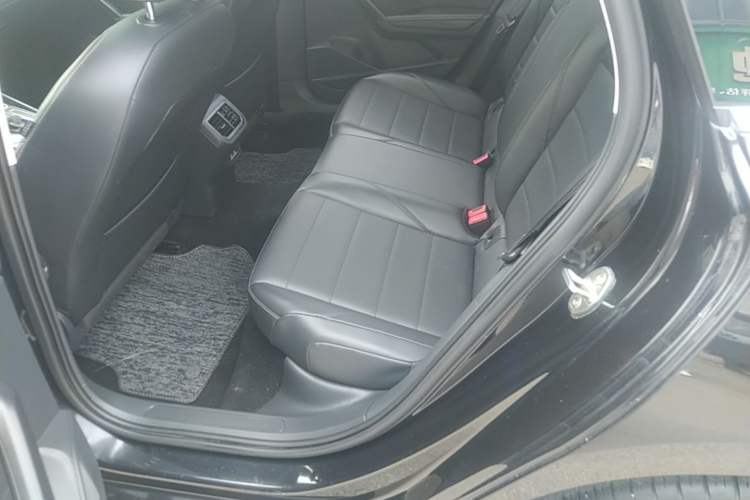 Used Volkswagen Lavida 2018 1.5L Automatic Comfort Edition China V Standard Left Rear Seat