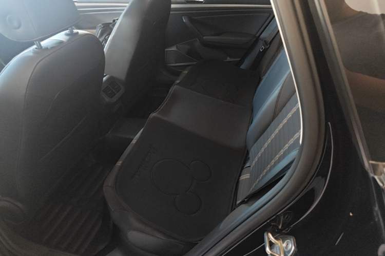 Used Volkswagen Lavida 2018 Hatchback 200TSI DSG Comfort Edition China V Standard Left Rear Seat