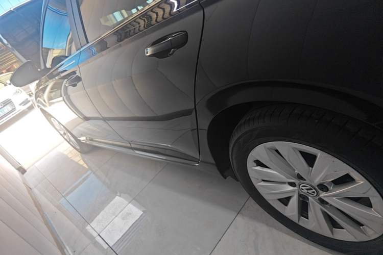 Used Volkswagen Lavida 2018 Hatchback 200TSI DSG Comfort Edition China V Standard Left Side Sill