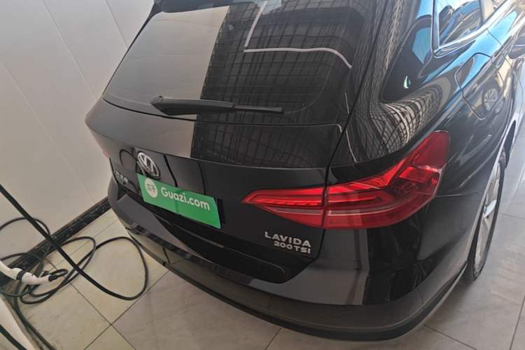 Used Volkswagen Lavida 2018 Hatchback 200TSI DSG Comfort Edition China V Standard Rear