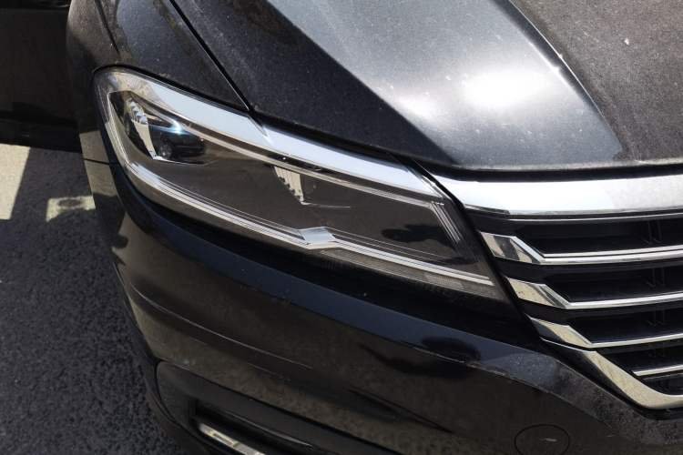 Used Volkswagen Lavida 2018 1.5L Automatic Comfort Edition China V Standard Right Front Headlight