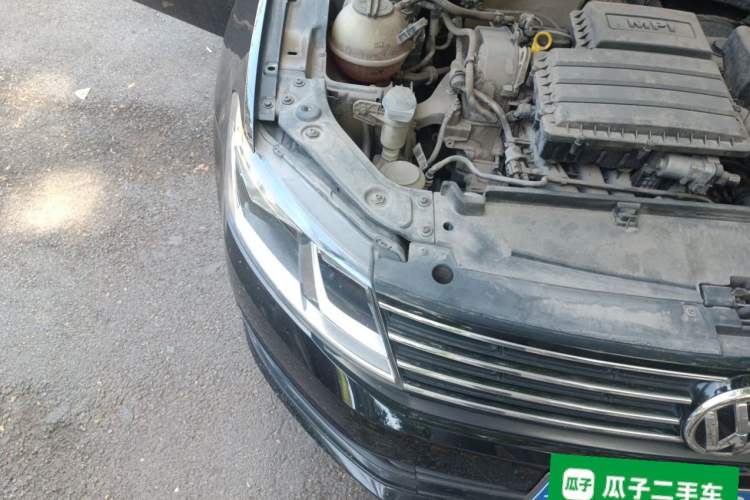 Used Volkswagen Lavida 2018 Classic 1.5L Automatic Fashion Edition China VI Standard Right Front Headlight