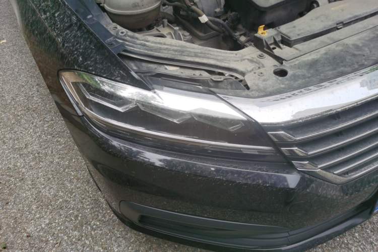 Used Volkswagen Lavida 2018 1.5L Automatic Fashion Edition China V Standard Right Front Headlight