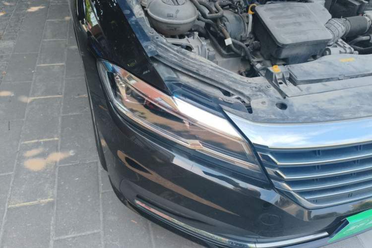 Used Volkswagen Lavida 2018 1.5L Automatic Comfort Edition China V Standard Right Front Headlight