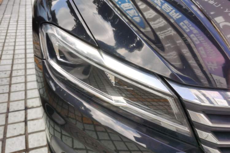 Used Volkswagen Lavida 2018 1.5L Automatic Comfort Edition China V Standard Right Front Headlight