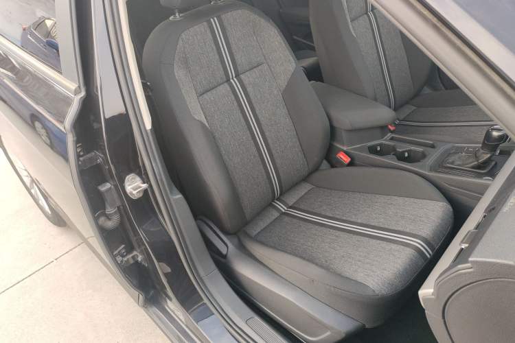 Used Volkswagen Lavida 2018 1.5L Automatic Fashion Edition China V Standard Right Front Seat