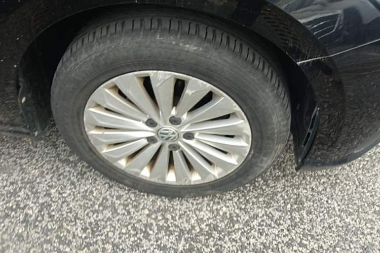 Used Volkswagen Lavida 2018 1.5L Automatic Comfort Edition China V Standard Right Front Wheel Hub