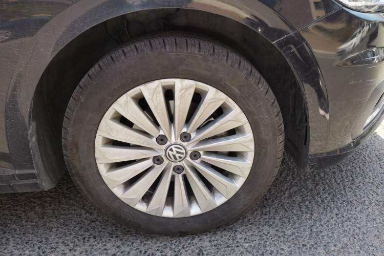 Used Volkswagen Lavida 2018 1.5L Automatic Comfort Edition China V Standard Right Front Wheel Hub