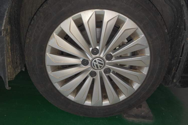 Used Volkswagen Lavida 2018 280TSI DSG Comfort Edition China V Standard Right Front Wheel Hub