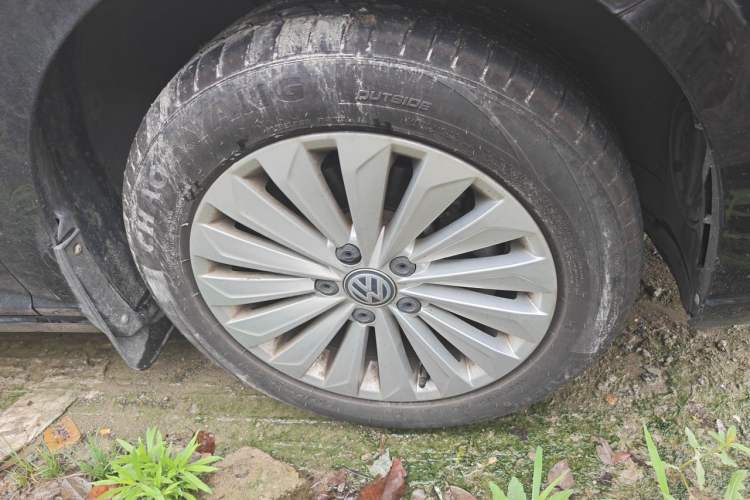 Used Volkswagen Lavida 2018 280TSI DSG Comfort Edition China V Standard Right Front Wheel Hub