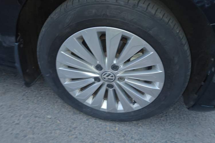Used Volkswagen Lavida 2018 280TSI DSG Comfort Edition China V Standard Right Front Wheel Hub