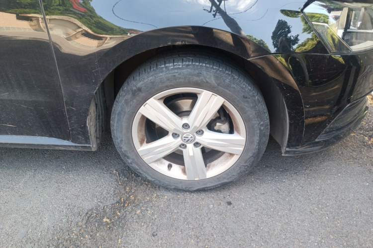 Used Volkswagen Lavida 2018 Classic 1.5L Automatic Fashion Edition China VI Standard Right Front Wheel Hub