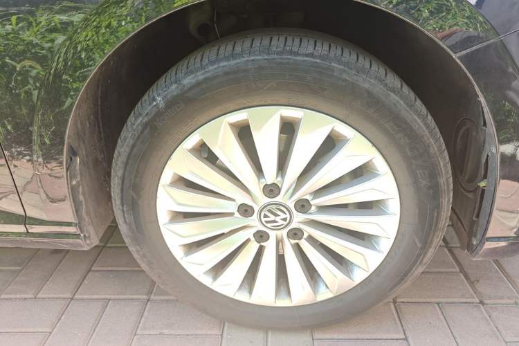 Used Volkswagen Lavida 2018 280TSI DSG Comfort Edition China V Standard Right Front Wheel Hub