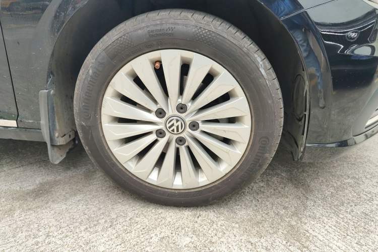 Used Volkswagen Lavida 2018 1.5L Automatic Comfort Edition China V Standard Right Front Wheel Hub