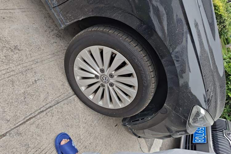 Used Volkswagen Lavida 2018 1.5L Automatic Comfort Edition China V Standard Right Front Wheel Hub