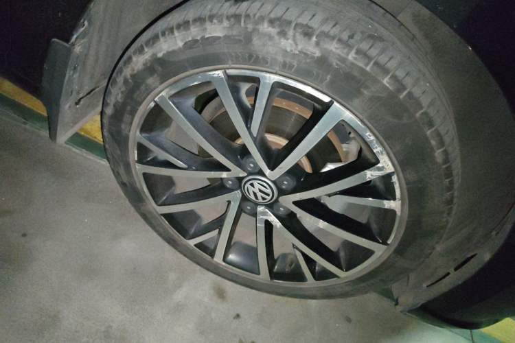 Used Volkswagen Lavida 2018 280TSI DSG Luxury Edition China V Standard Right Front Wheel Hub