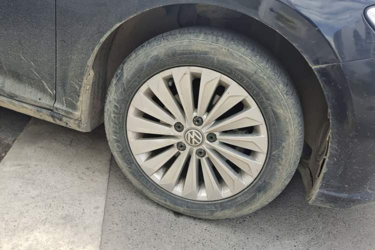 Used Volkswagen Lavida 2018 1.5L Automatic Comfort Edition China V Standard Right Front Wheel Hub