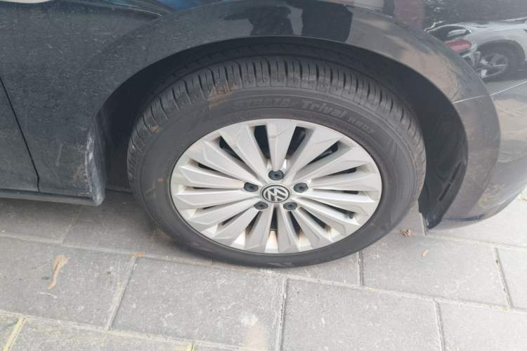 Used Volkswagen Lavida 2018 1.5L Automatic Comfort Edition China V Standard Right Front Wheel Hub