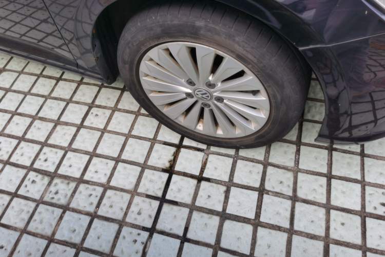 Used Volkswagen Lavida 2018 1.5L Automatic Comfort Edition China V Standard Right Front Wheel Hub