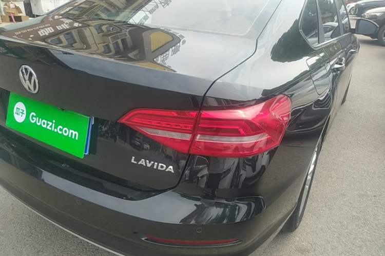Used Volkswagen Lavida 2018 1.5L Automatic Comfort Edition China V Standard Right Rear Taillight