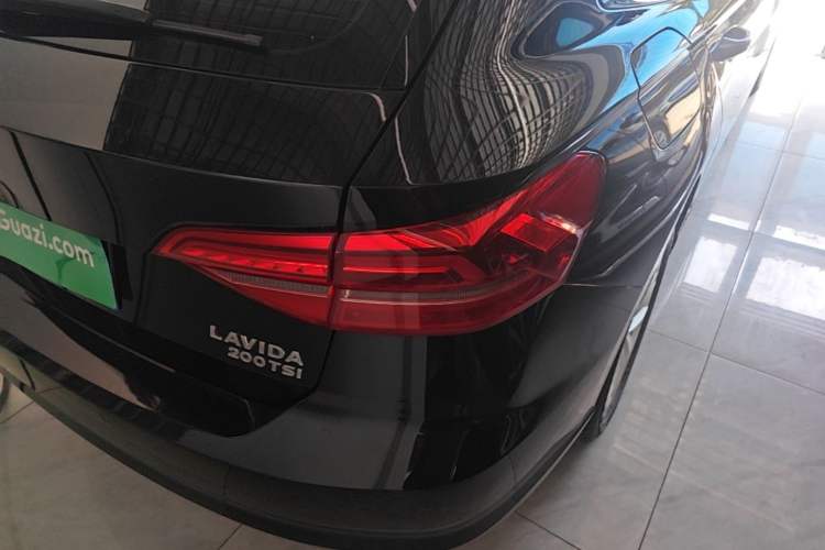 Used Volkswagen Lavida 2018 Hatchback 200TSI DSG Comfort Edition China V Standard Right Rear Taillight