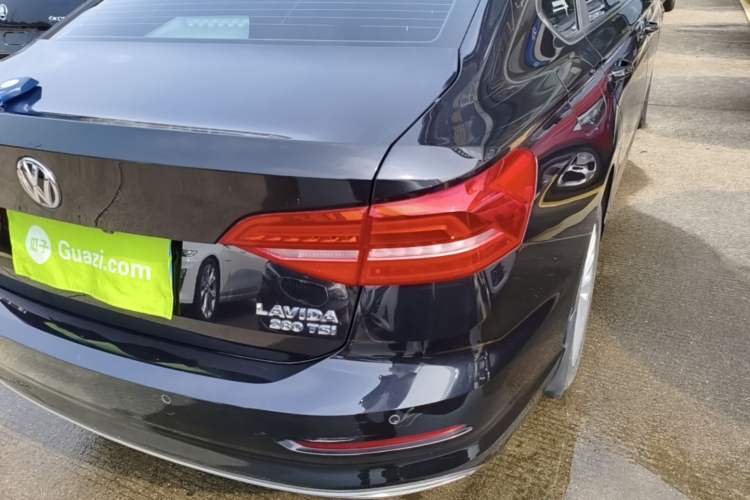 Used Volkswagen Lavida 2018 280TSI DSG Comfort Edition China V Standard Right Rear Taillight