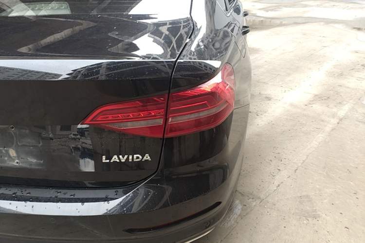 Used Volkswagen Lavida 2018 1.5L Automatic Comfort Edition China V Standard Right Rear Taillight