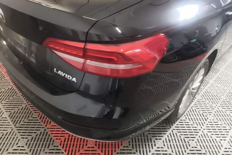 Used Volkswagen Lavida 2018 1.5L Automatic Comfort Edition China V Standard Right Rear Taillight