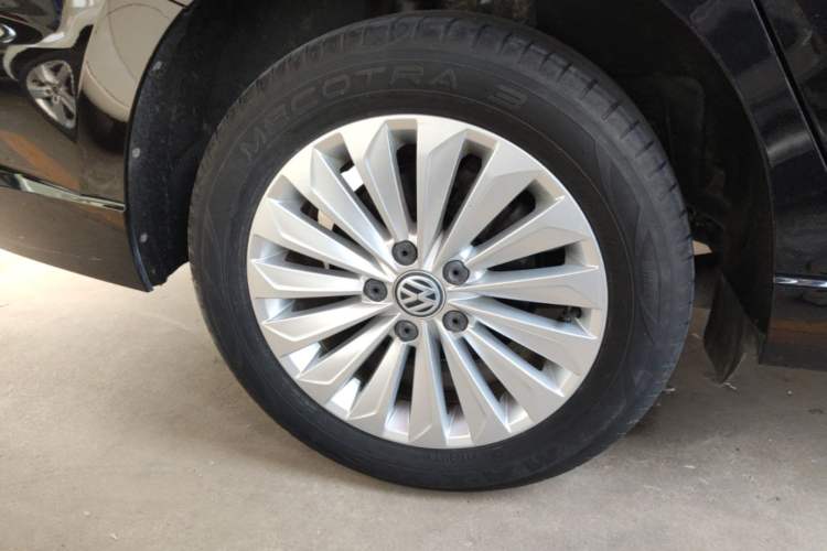 Used Volkswagen Lavida 2018 280TSI DSG Comfort Edition China V Standard Right Rear Wheel Hub