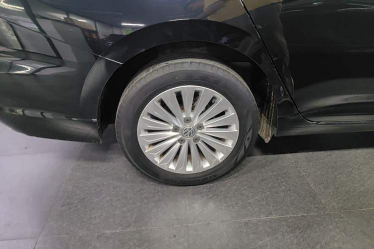 Used Volkswagen Lavida 2018 280TSI DSG Comfort Edition China V Standard Right Rear Wheel Hub