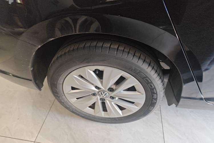Used Volkswagen Lavida 2018 Hatchback 200TSI DSG Comfort Edition China V Standard Right Rear Wheel Hub