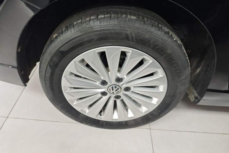 Used Volkswagen Lavida 2018 1.5L Automatic Comfort Edition China V Standard Right Rear Wheel Hub