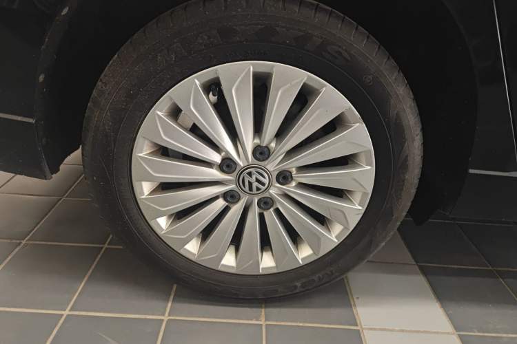 Used Volkswagen Lavida 2018 1.5L Manual Comfort Edition China V Standard Right Rear Wheel Hub