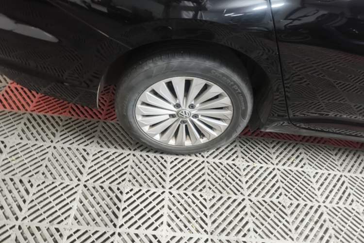 Used Volkswagen Lavida 2018 1.5L Automatic Comfort Edition China V Standard Right Rear Wheel Hub