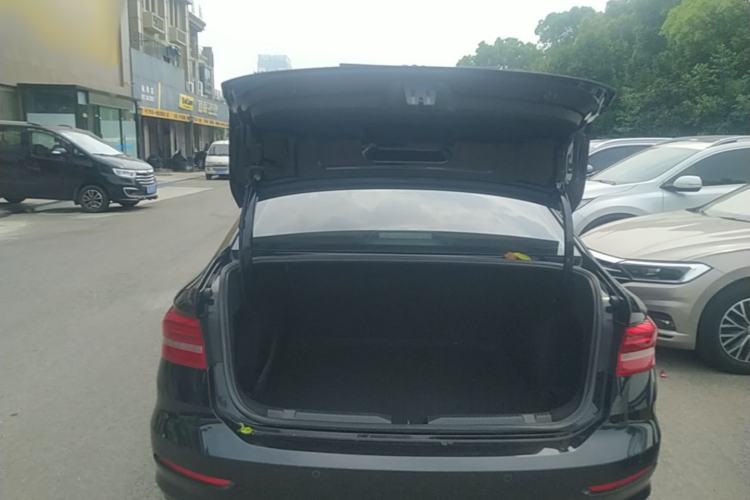 Used Volkswagen Lavida 2018 1.5L Automatic Comfort Edition China V Standard Trunk