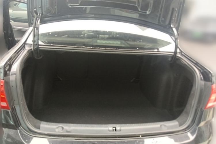 Used Volkswagen Lavida 2018 Classic 1.5L Automatic Comfort Edition China VI Standard Trunk