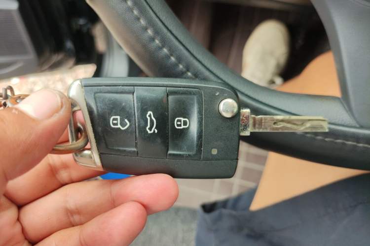 Used Volkswagen Lavida 2018 1.5L Automatic Fashion Edition China V Standard Vehicle Key