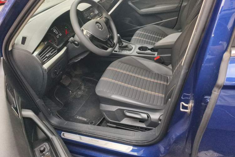 Used Volkswagen Lavida 2018 Hatchback 200TSI DSG Comfort Edition China V Standard Driver Seat